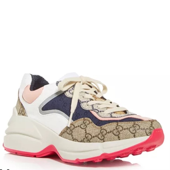 AUTHENTIC GUCCI SNEAKERS - Picture 3 of 8